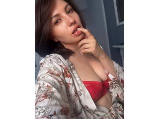 Klikni zde a chatuj s modelkou! KamilaXHot